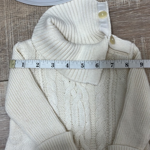 Baby Gap Cable Knit Dress Long Sleeve with Patterned Edge Buttons Cream Sz 3-6M - Picture 11 of 14